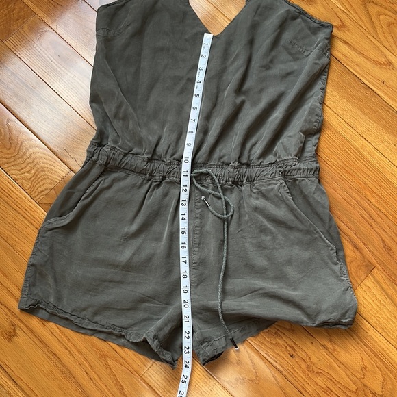 EUC BLANK NYC Romper Size M Olive - Picture 8 of 15